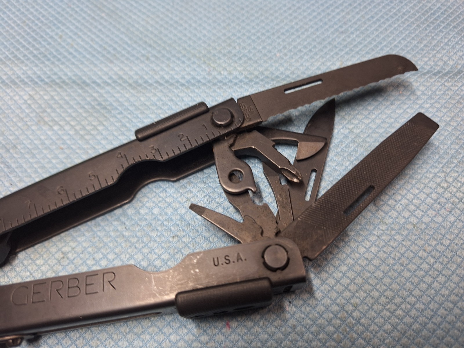 2 GERBER Multi Tool BLACK U.S.A. Camping Fishing EXCELLENT Lot 38