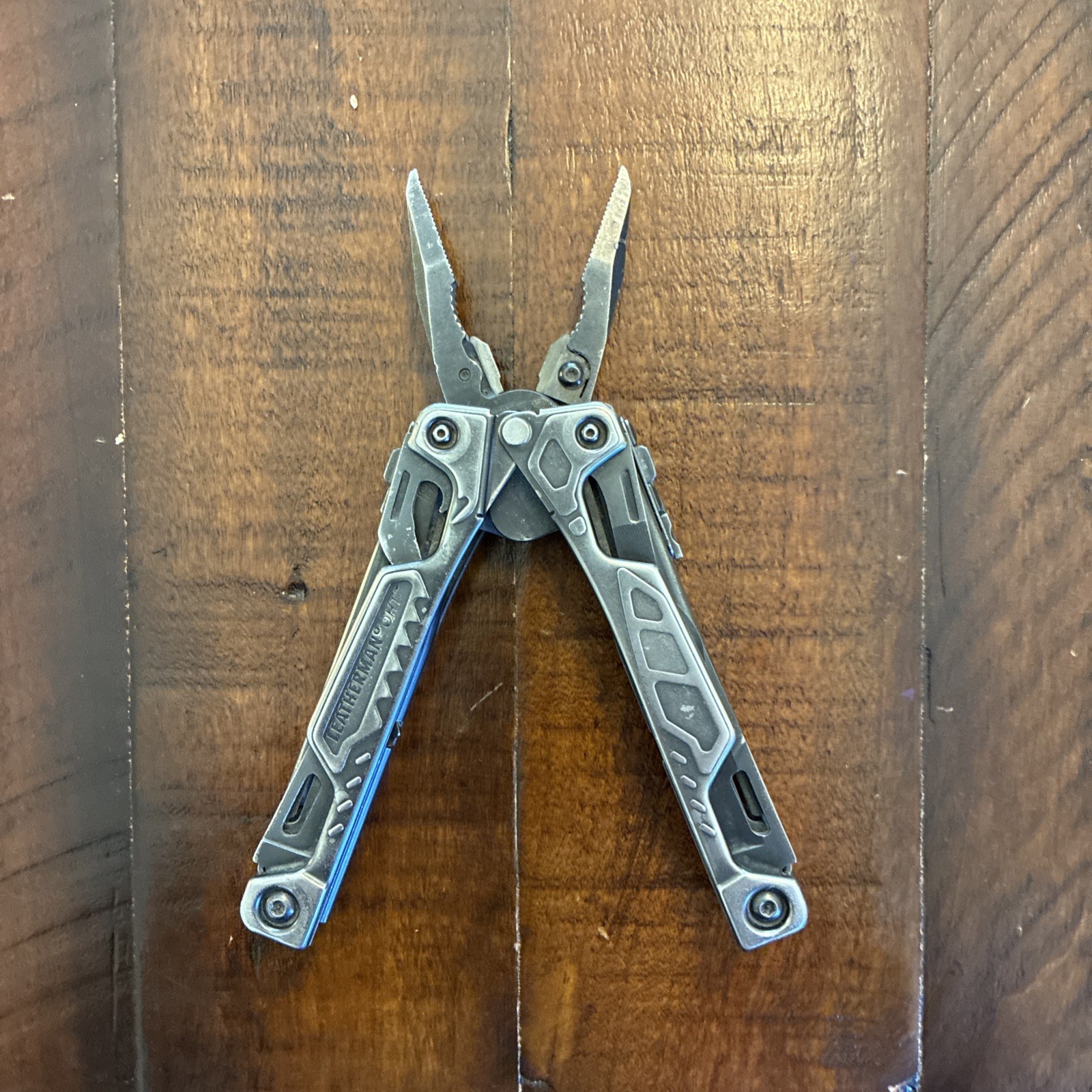 Leatherman OHT Multi-Tool Knife Discontinued 11/17 – Silver / Black – Very Good