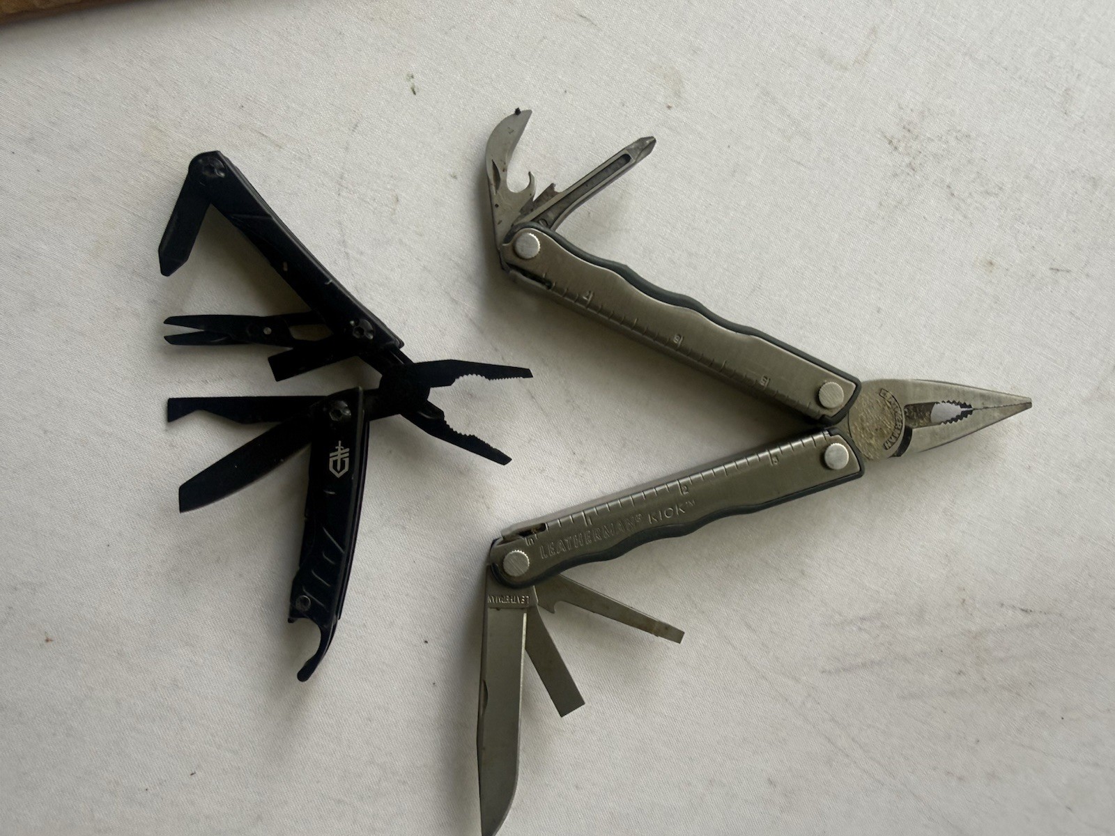 Lot 4: Leatherman Kick, Gerber Dime,Bear BSA SS,Japan Fold Knives, Look!!