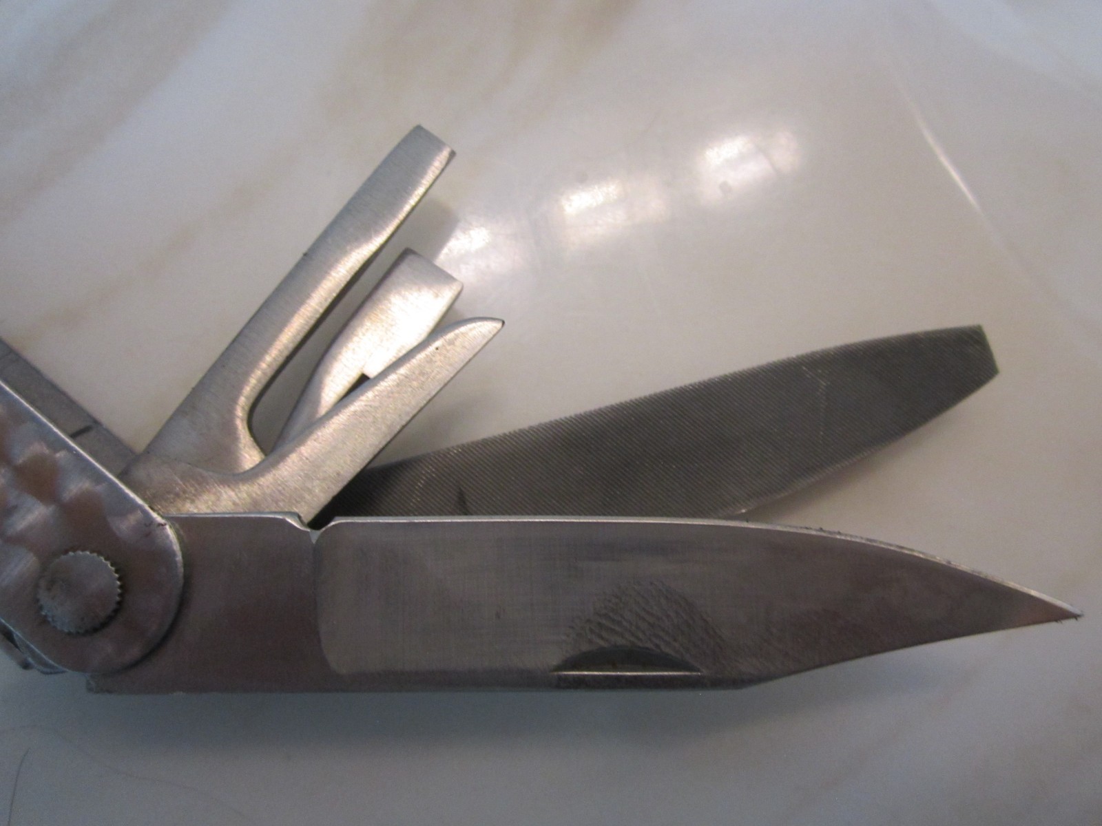 Sheffield Large 4 1/2″ close Multi Tool Needle Nose Pliers Blade and Nylon Pouch