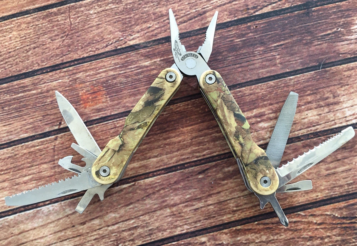 Appalachian Trail Multi-Tool Knife Stainless Steel Camo
