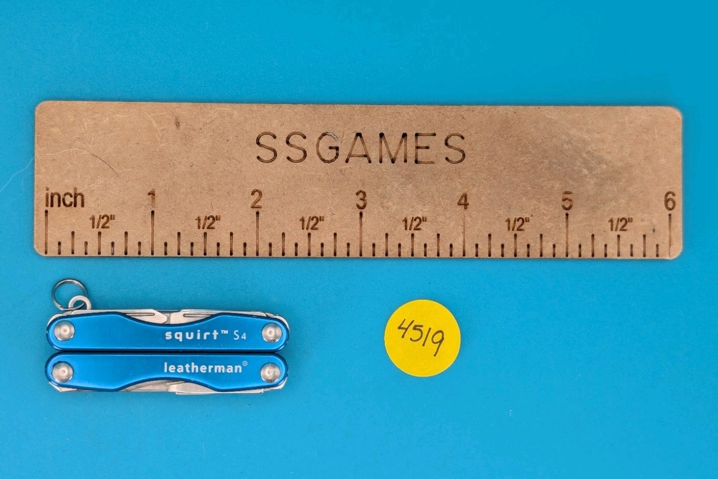 Leatherman Squirt S4 Multi-Tool, Key Ring, Retired, BLUE!
