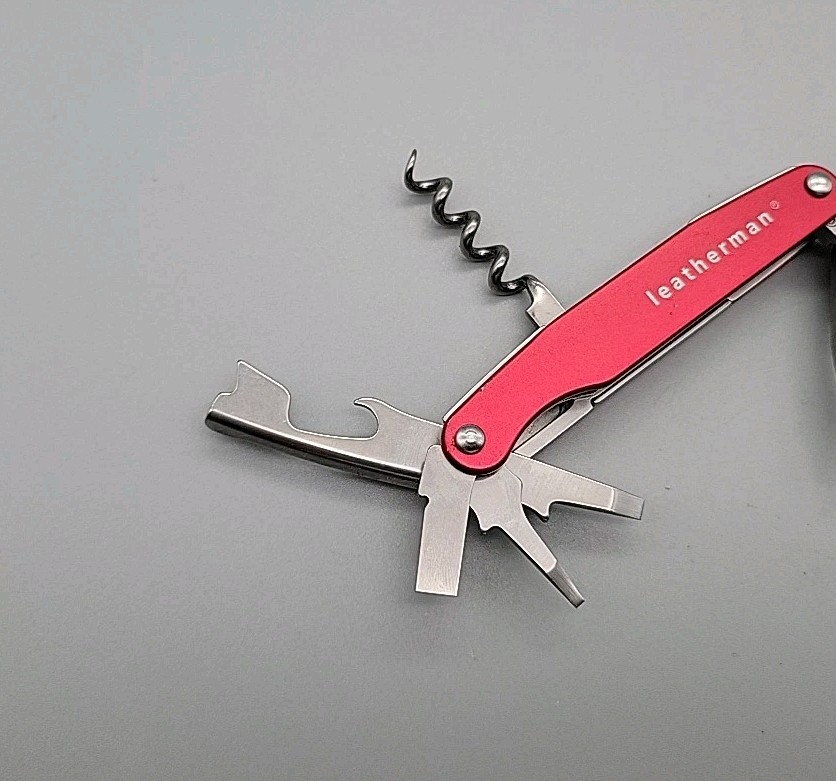 Leatherman JUICE C2 Multi-Tool – Dated 1103 – Red – Retired – Boys Life LOGO