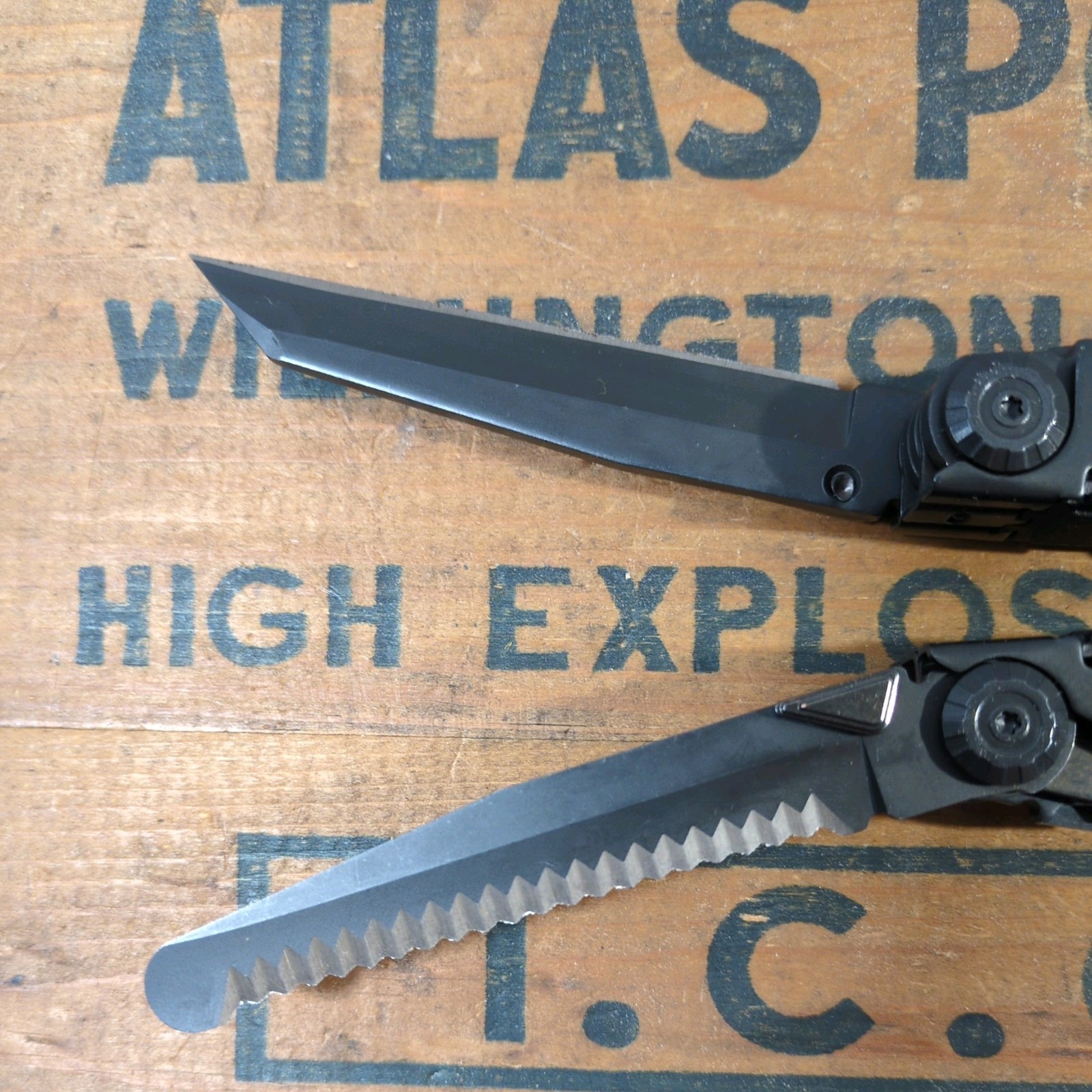 Gerber USA Freehand Black Oxide Multiplier, Multi-Tool