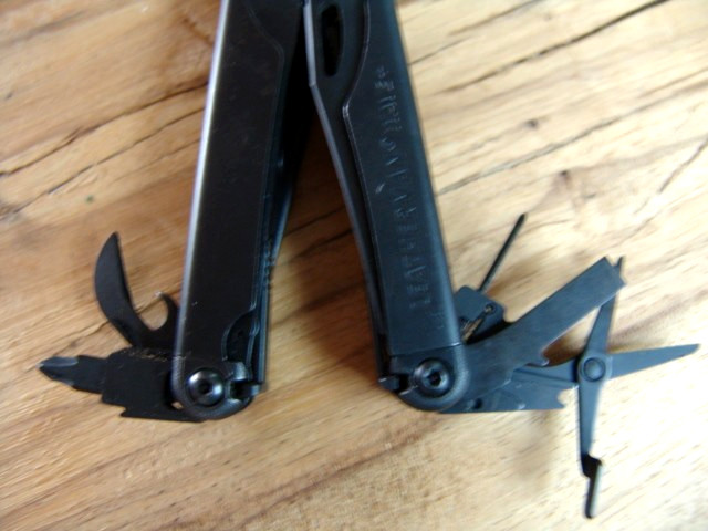 LEATHERMAN WAVE PLUS+ BLACK OXIDE-MULTI TOOL-PRODUCTION ERROR- LEATHERMAN CASE
