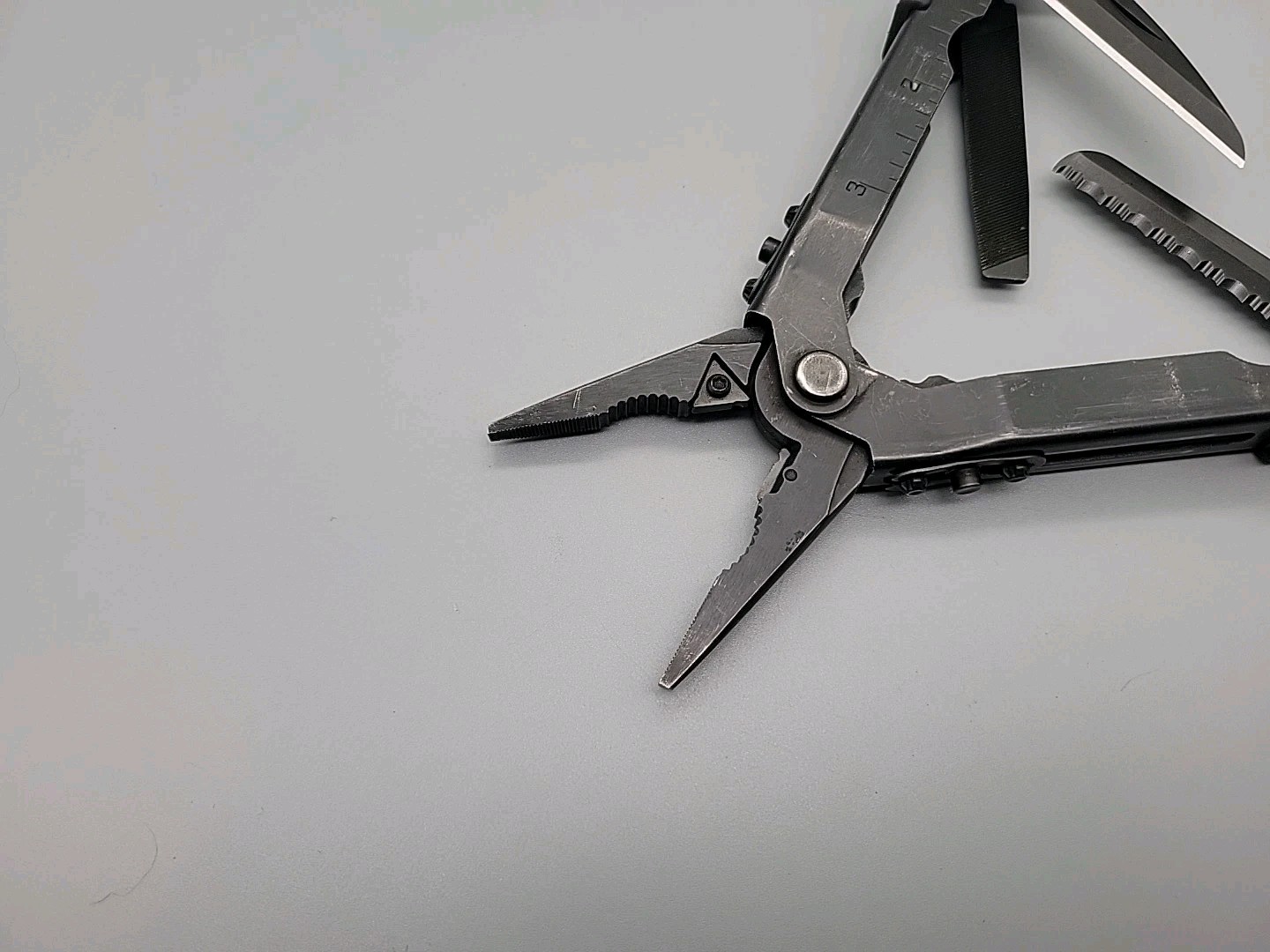 Gerber Multiplier MP600 Multi-Tool – Black – Needle Nose Carbide Cutter Pliers