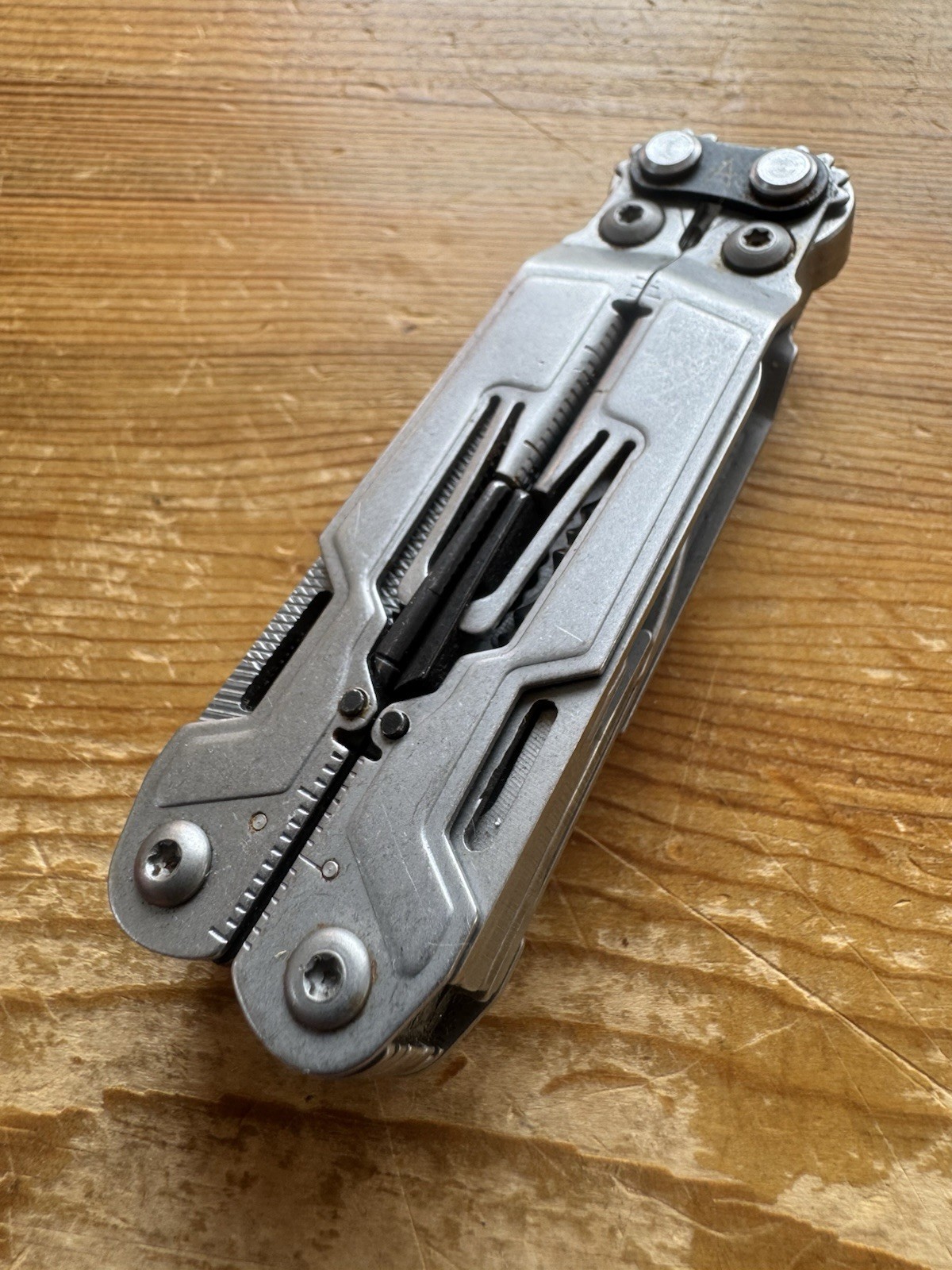 SOG PowerPint Multi-Tool