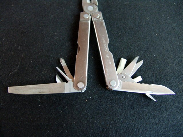 LEATHERMAN PST II -08-01-MULTI TOOL-w/LEATHER LEATHERMAN CASE-RETIRED COLLCTBLE