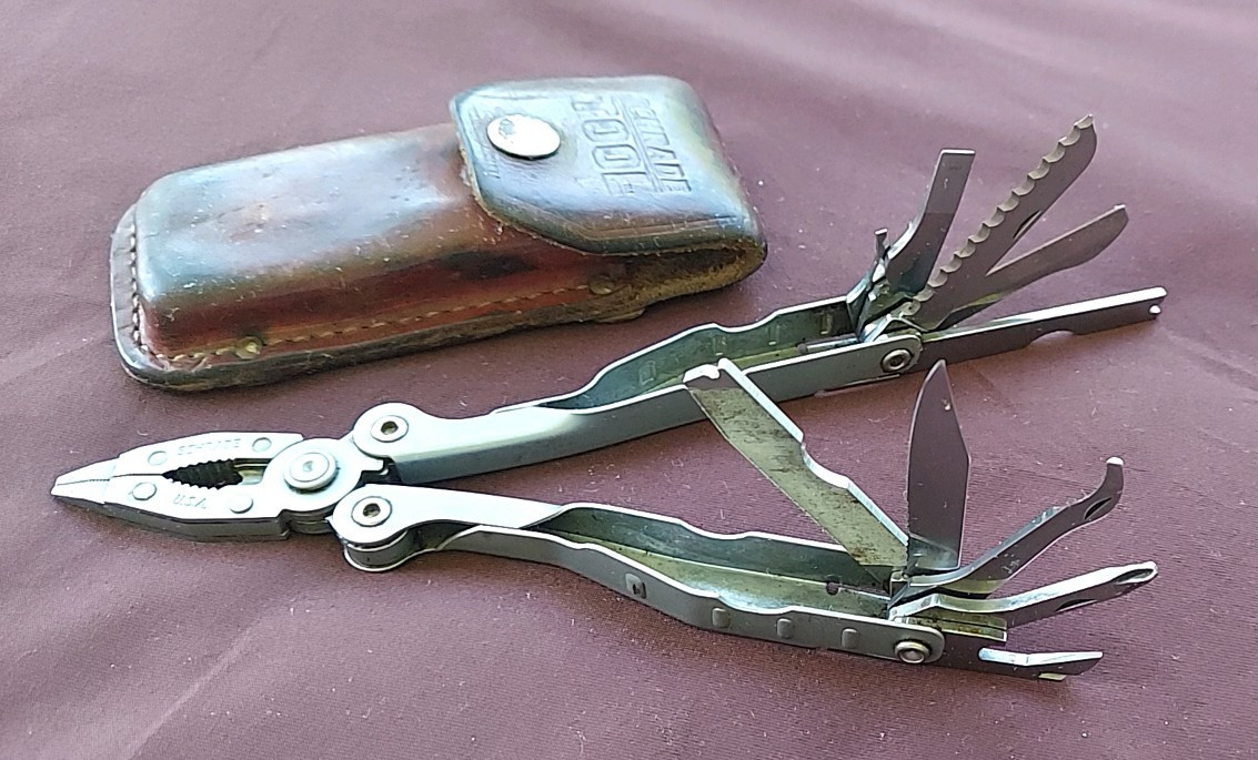 Schrade USA Tough Tool ST1 Multi-Tool Pliers Knife w Leather Sheath Nice!