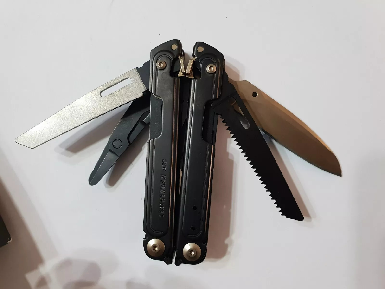 🔥🔥🔥 Leatherman Arc Obsidian Black Limited Edition MagnaCut Very Rare New