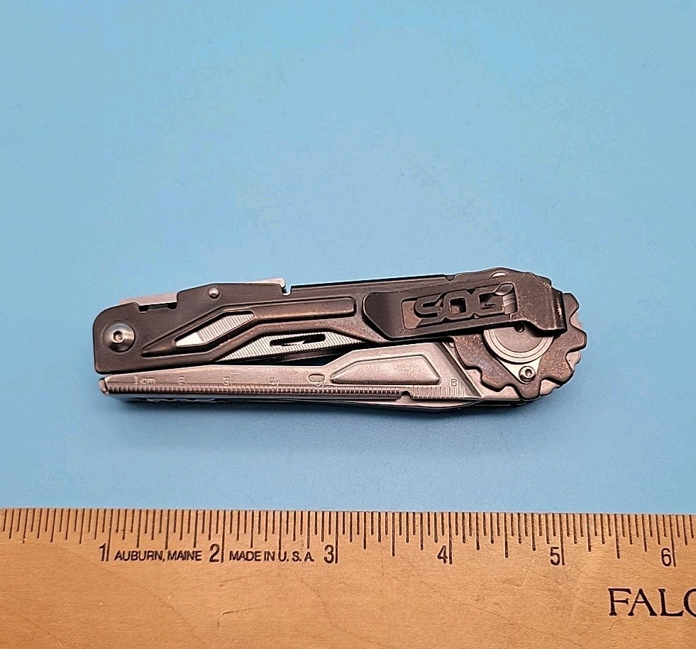 SOG Switchplier 2.0 Multi-Tool w/ One-Hand Plier Deploy – Knife, File
