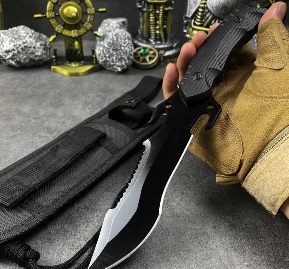 Outdoor Knife, Stainless Steel, Ergonomic Grip and Handguard, Survival Gear