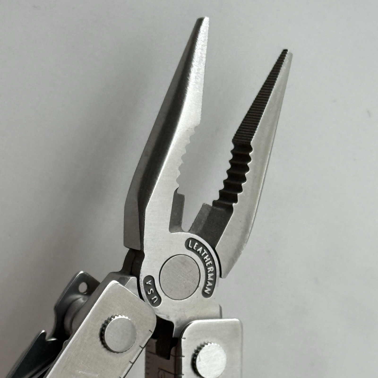 Leatherman MINI TOOL multitool. Variant w/US PAT 4744272 on Both Sides. Engraved