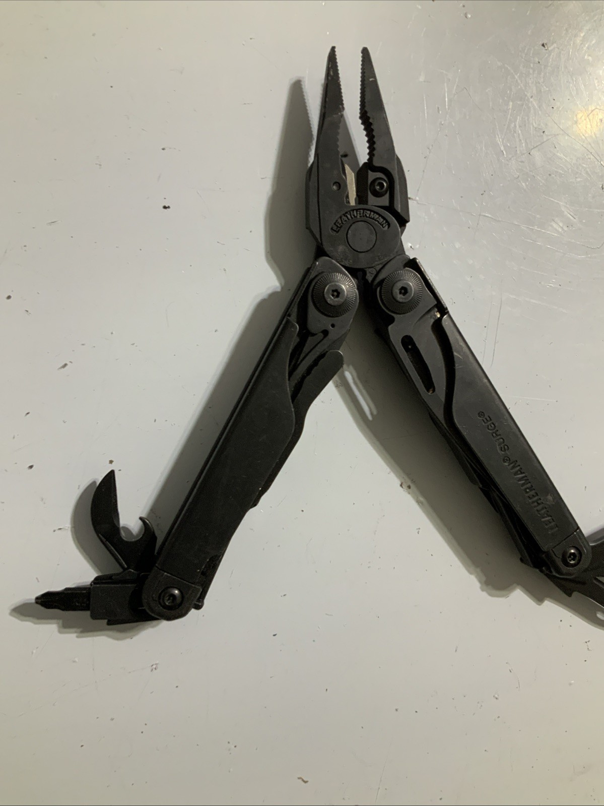 LEATHERMAN SURGE 19-In-1 Black Oxide Heavy Duty Multitool – V17