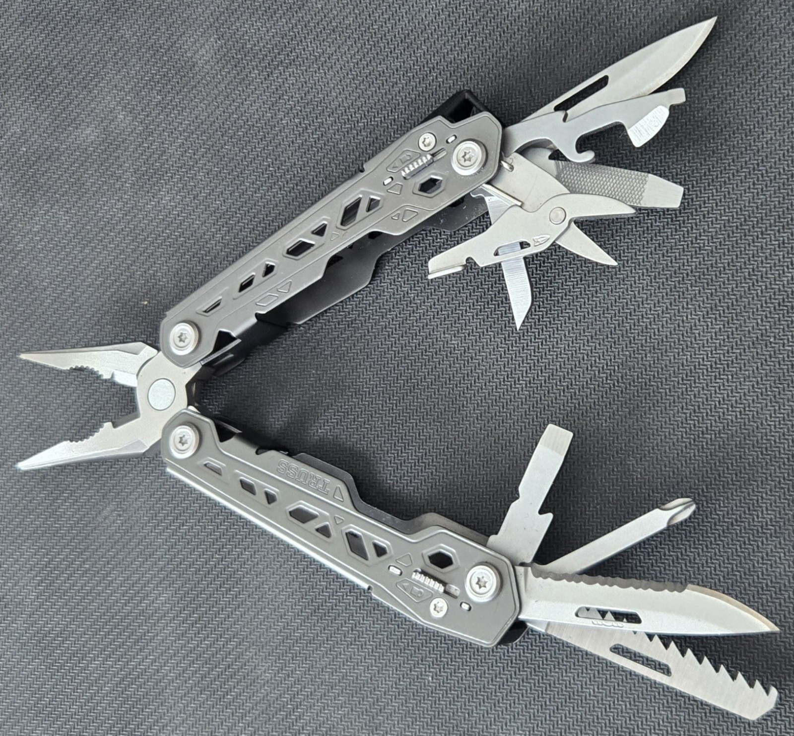 Gerber Truss 17-in-1 Tactical Multi Tool EDC Needle Nose Pliers W/ Sheath