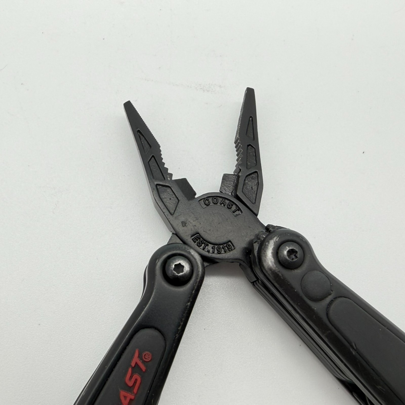 Coast LED135 Dual-LED Micro Plier Multi-Tool 14-In-1 Stainless Steel USED Black