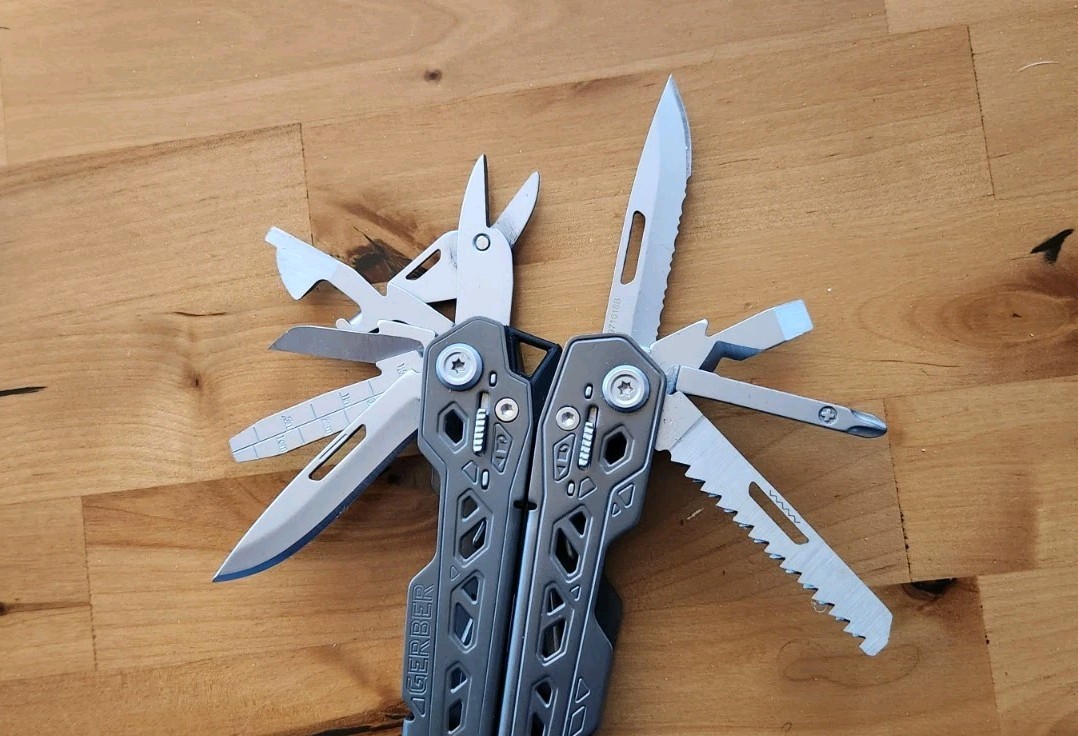 Gerber Truss Folding Multi-Tools Pliers Pocket Knife w/ Sheath – Excellent U45