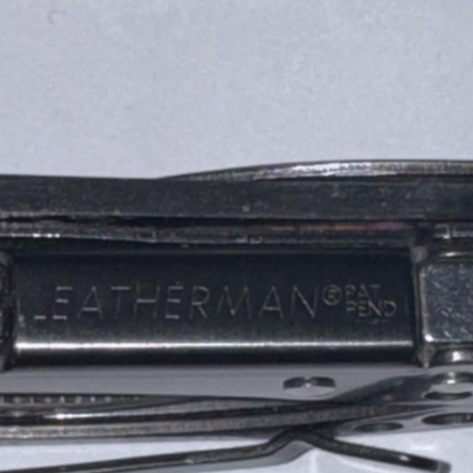 leatherman skeletool cx carbon fiber