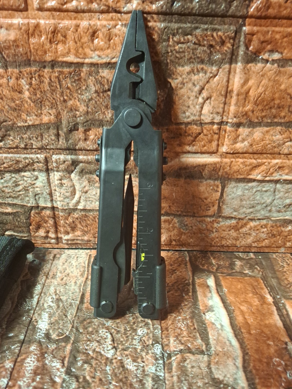 GERBER DET Needle Nose Multi-Plier MP600 Black w/RemGrit Explosive Punch Crimper