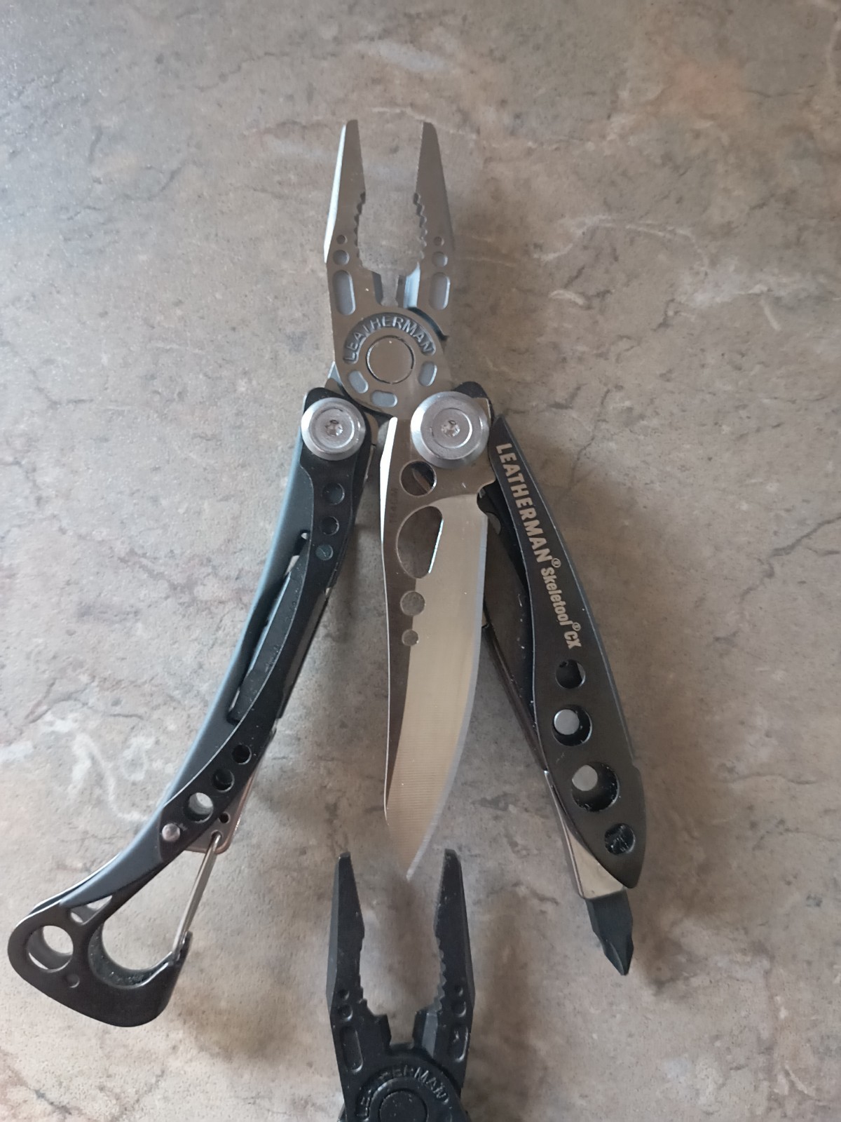 Leatherman Skeletool CX Plain Edge Knife 154CM Lot Od Green/Black Stainless