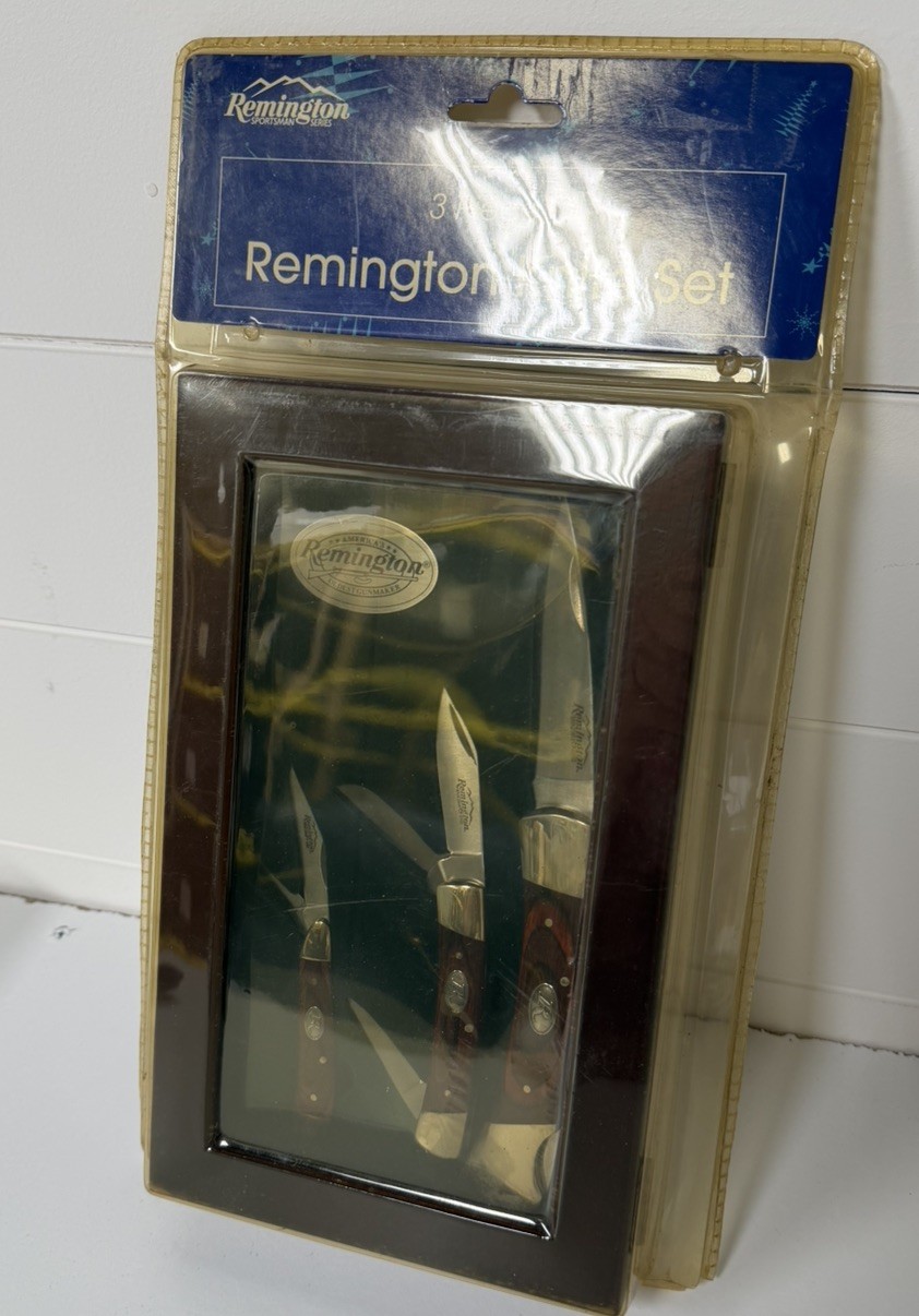 REMINGTON 3 PIECE FOLDING WOOD HANDLE POCKET KNIFE SET IN CASE