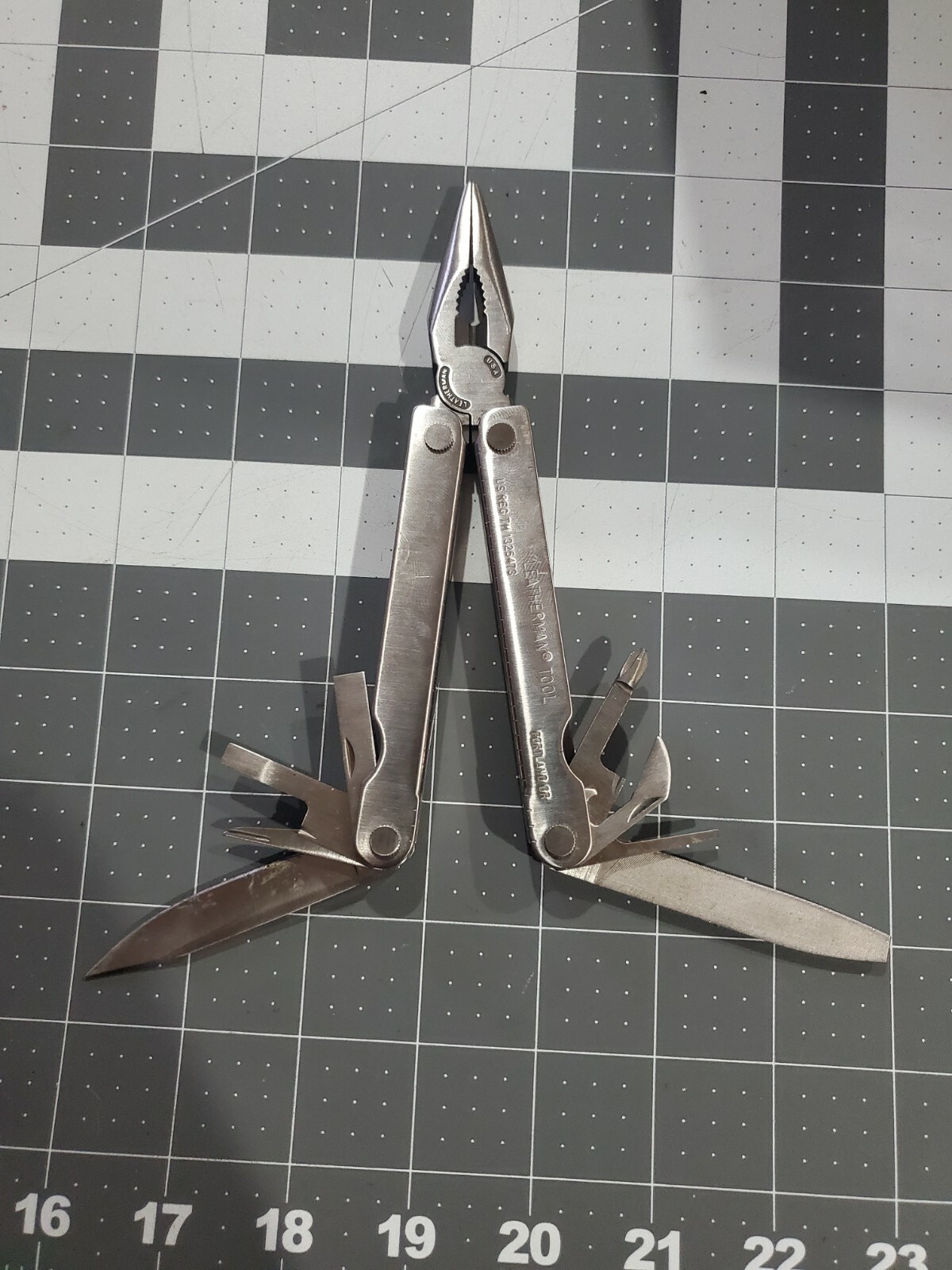 VINTAGE LEATHERMAN MULTI-TOOL US. REG. TM 1325473 PORTLAND OR.