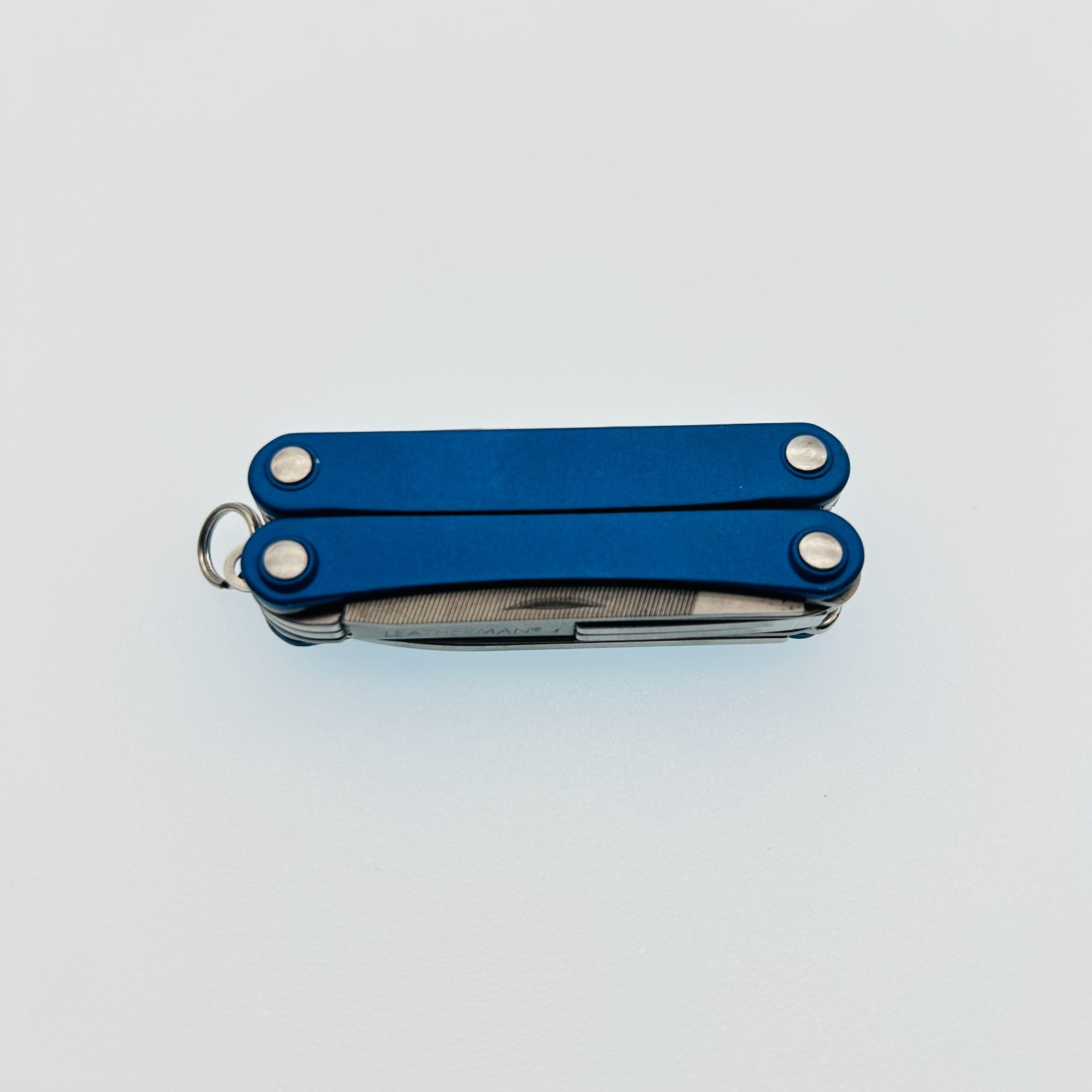 Leatherman Squirt PS4 BLUE – 8-in-1 Keychain Multi-Tool Discontinued (CODE25)