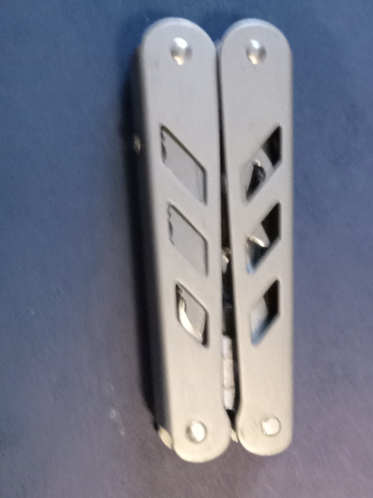 9 Multi Utility Tool No brand name. no scratches, excellent condition