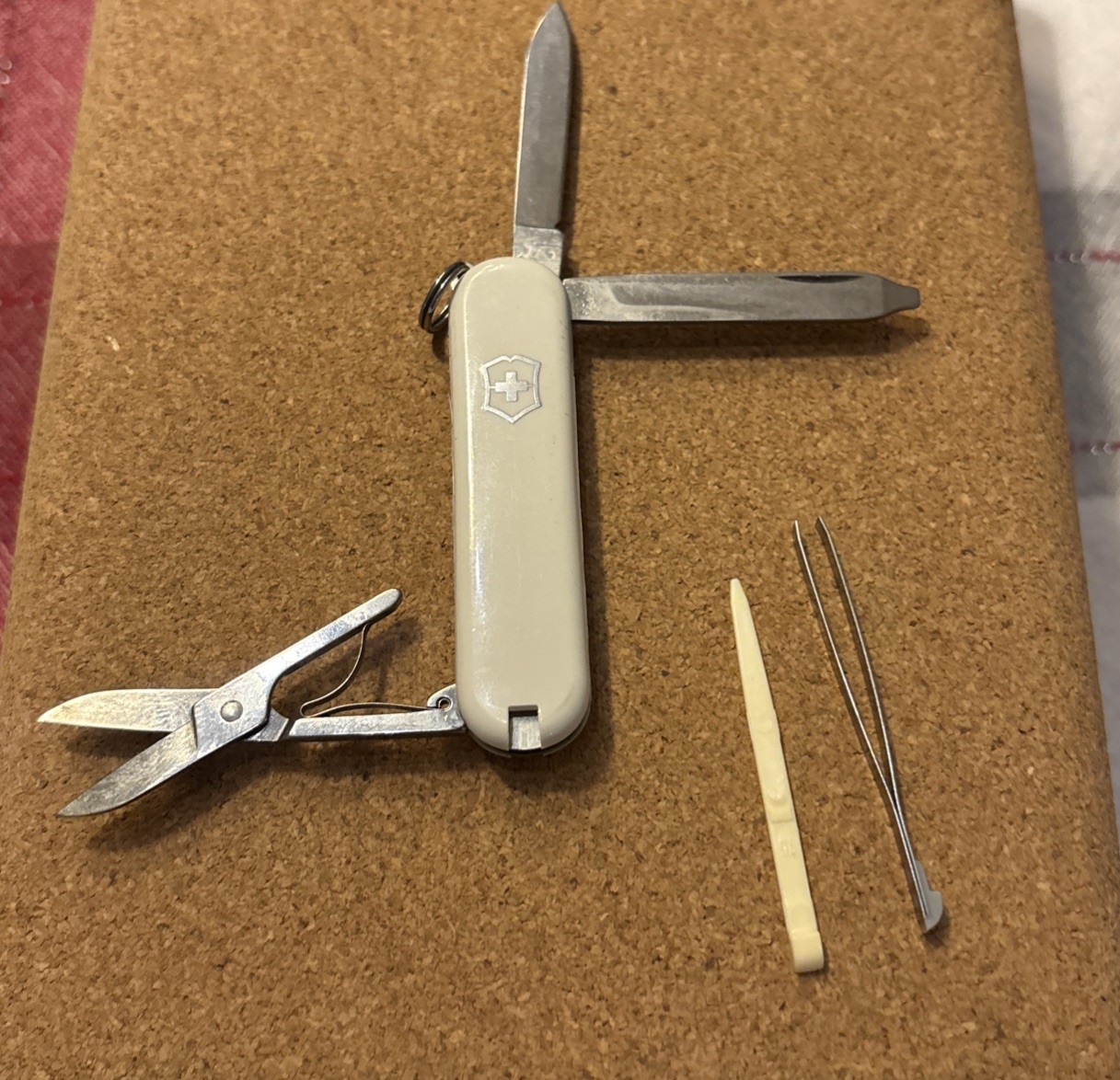 Victorinox Classic SD White Swiss Army Knife Mini Scissors Georgetown University