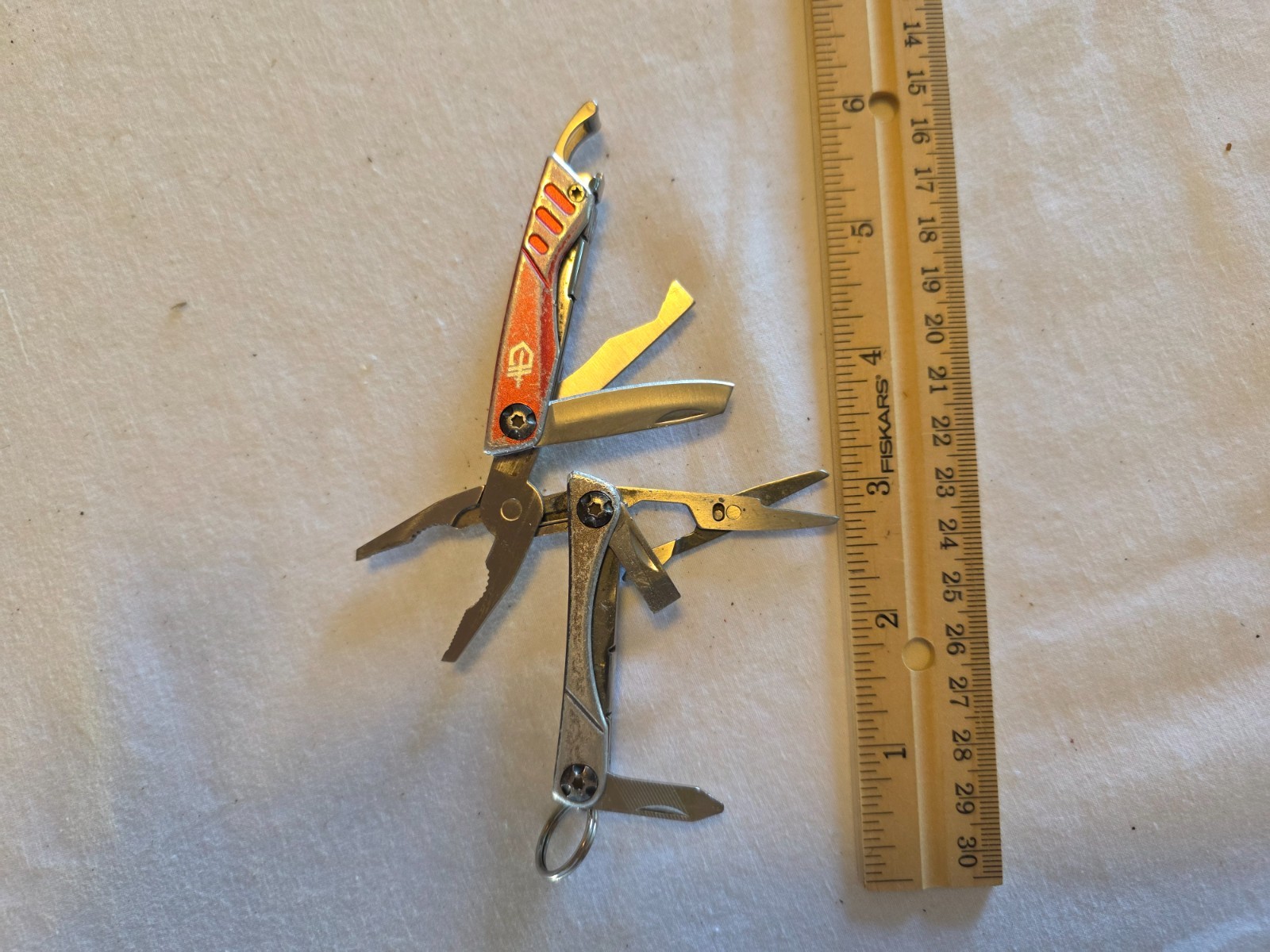 MT2601-019 – 4x Gerber Mini Multi-Tools + Case Free Shipping Used