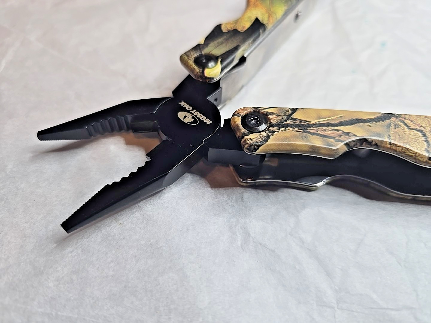 MOSSY OAK 13-in-1 Multi-tool Multi Function Pliers-Folding Pocket Tool w/ Sheath