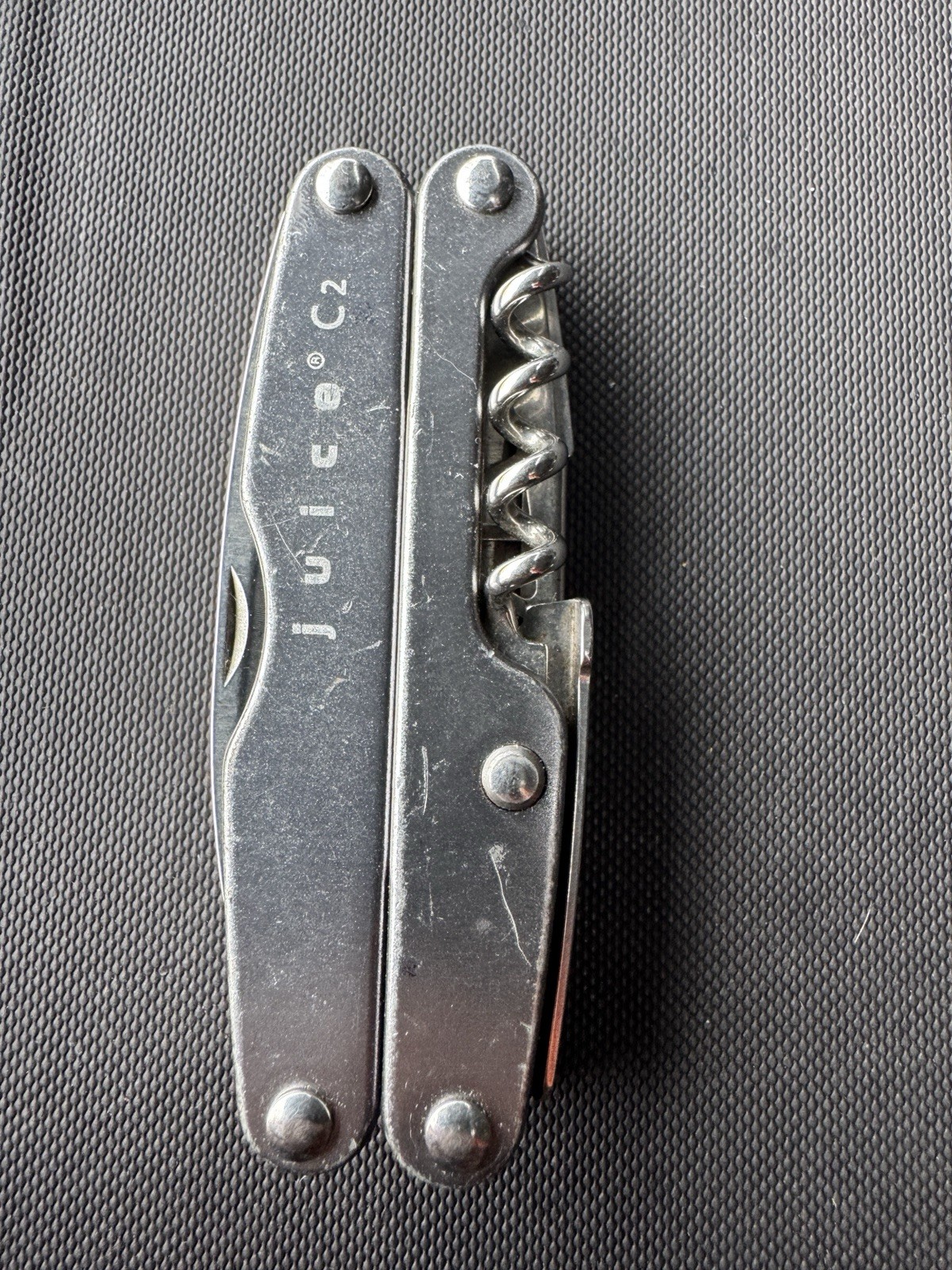 Leatherman Juice C2 Multi-Tool – Some Wear, Good Condition, Needs Cleaning