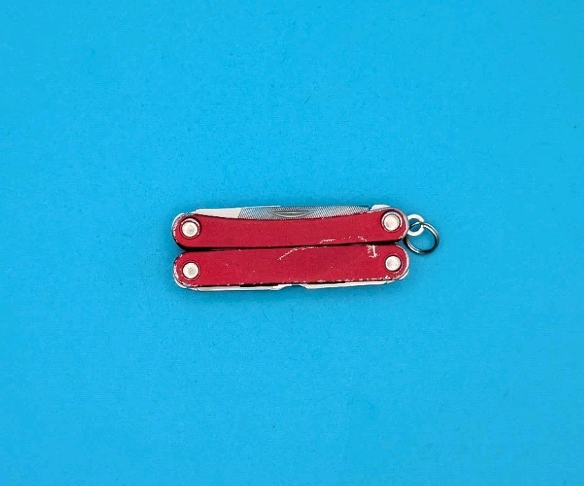 Leatherman SQUIRT PS4 Multi-Tool With Pliers Scissors Knife RED!