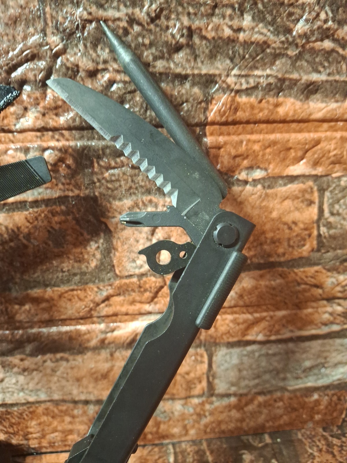 GERBER DET Needle Nose Multi-Plier MP600 Black w/RemGrit Explosive Punch Crimper