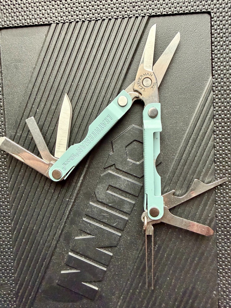 Leatherman Micra 10-in-1 Multitool Anodized Aluminum – Arctic Blue (w/ XL ring)