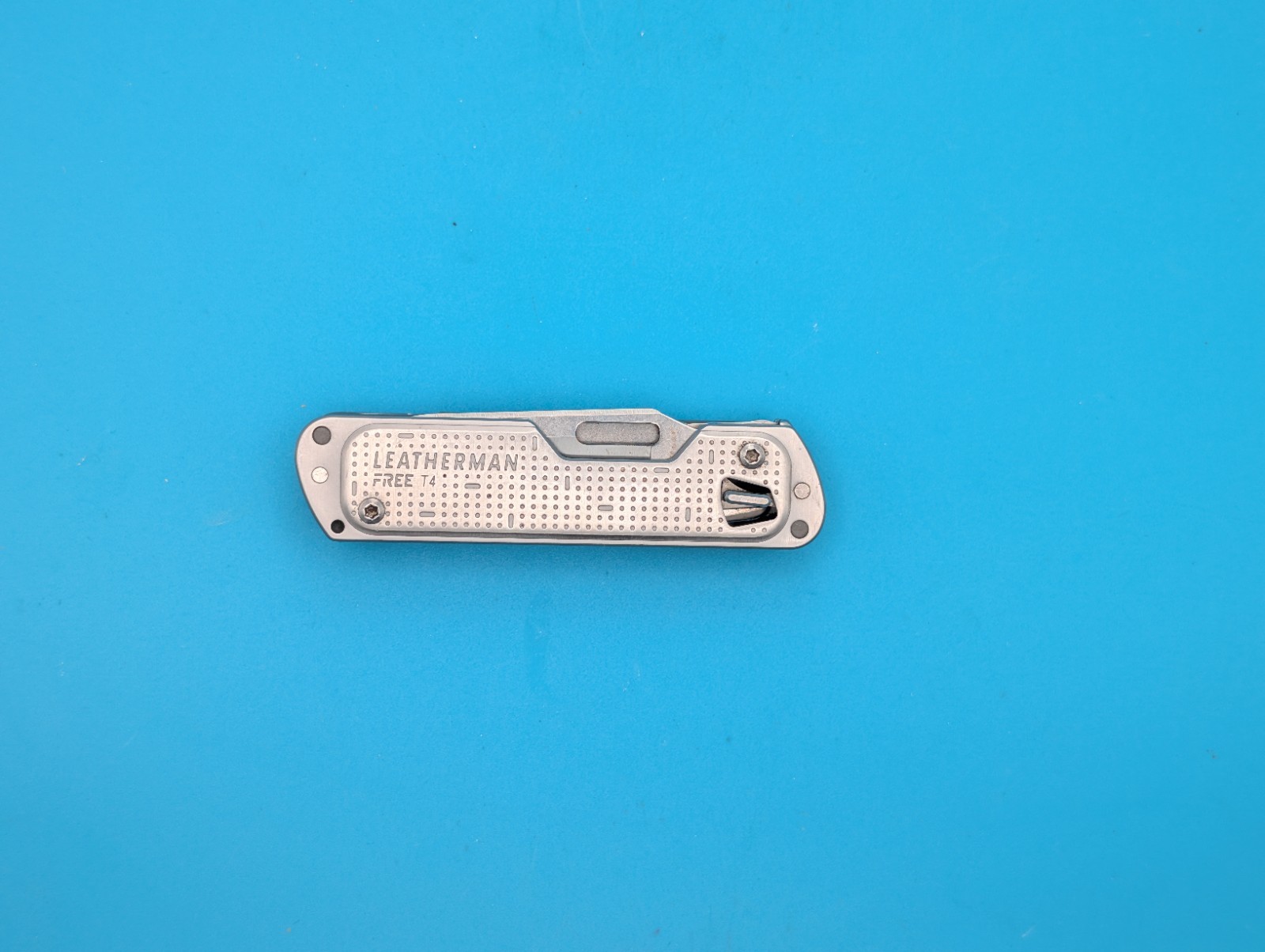 Leatherman FREE T4 Pocket Knife Multi-tool! Stainless! RETIRED!