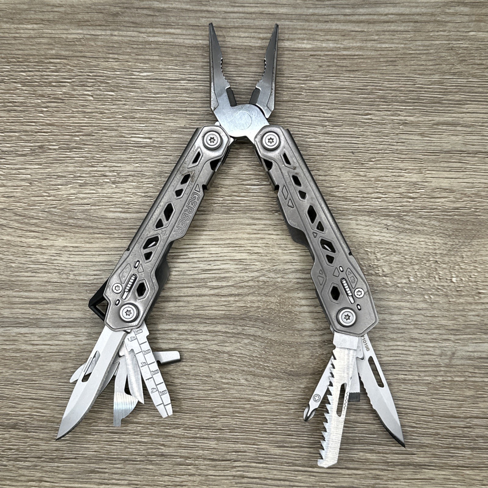 Gerber Truss Multi-Tool Pliers Knife Folding EDC FAST SHIPPING!