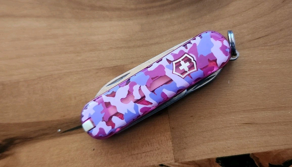 Limited Edition Victorinox Swiss Army Knife SD Classic Pink Camo – Great 907