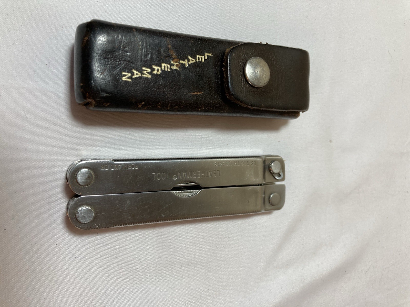 Vintage Original Leatherman TM 1325473 Multi Tool With Leather Sheath