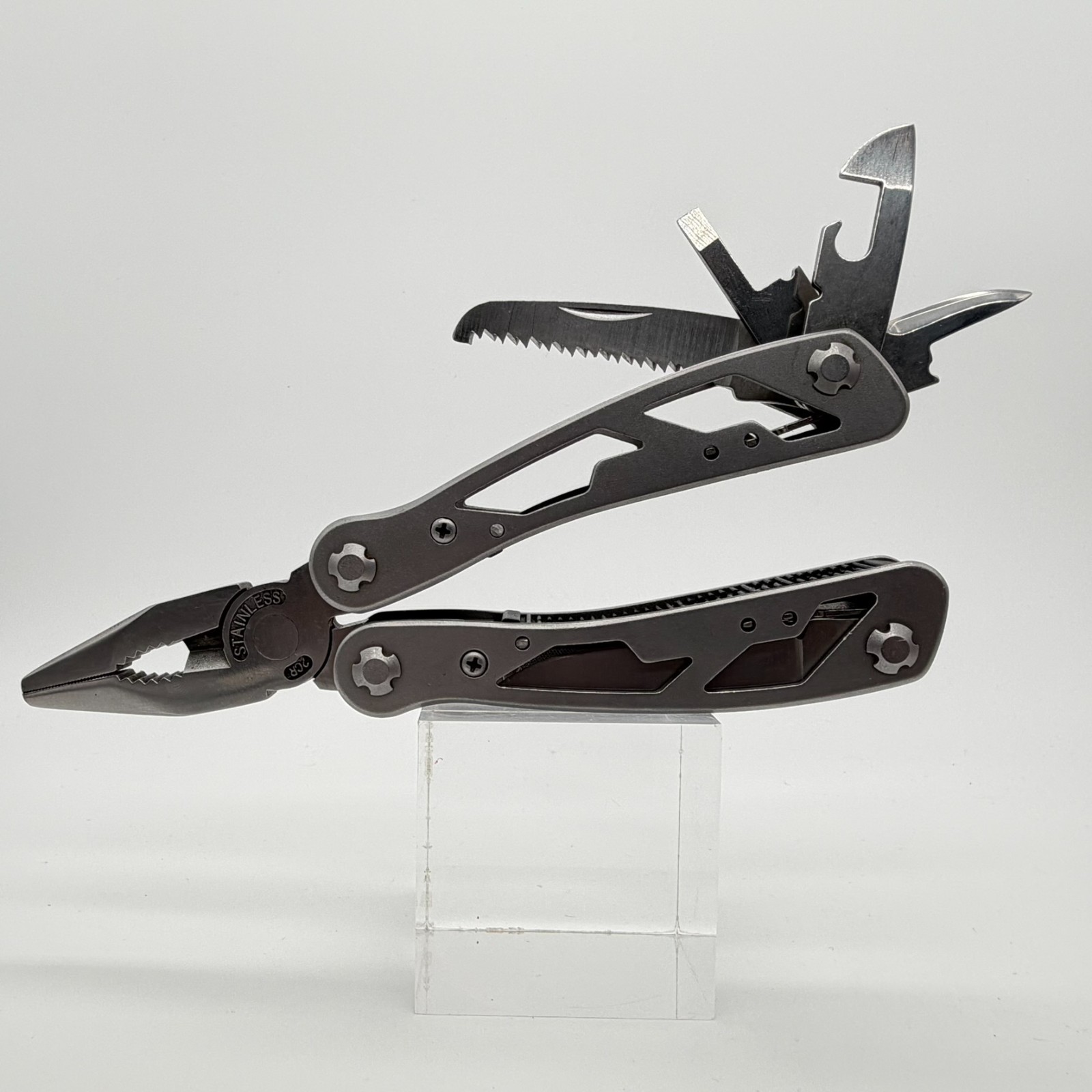 Stanley 12-in-1 Multi-Tool Pliers Pocket Knife Saw File Screwdriver EDC Gear