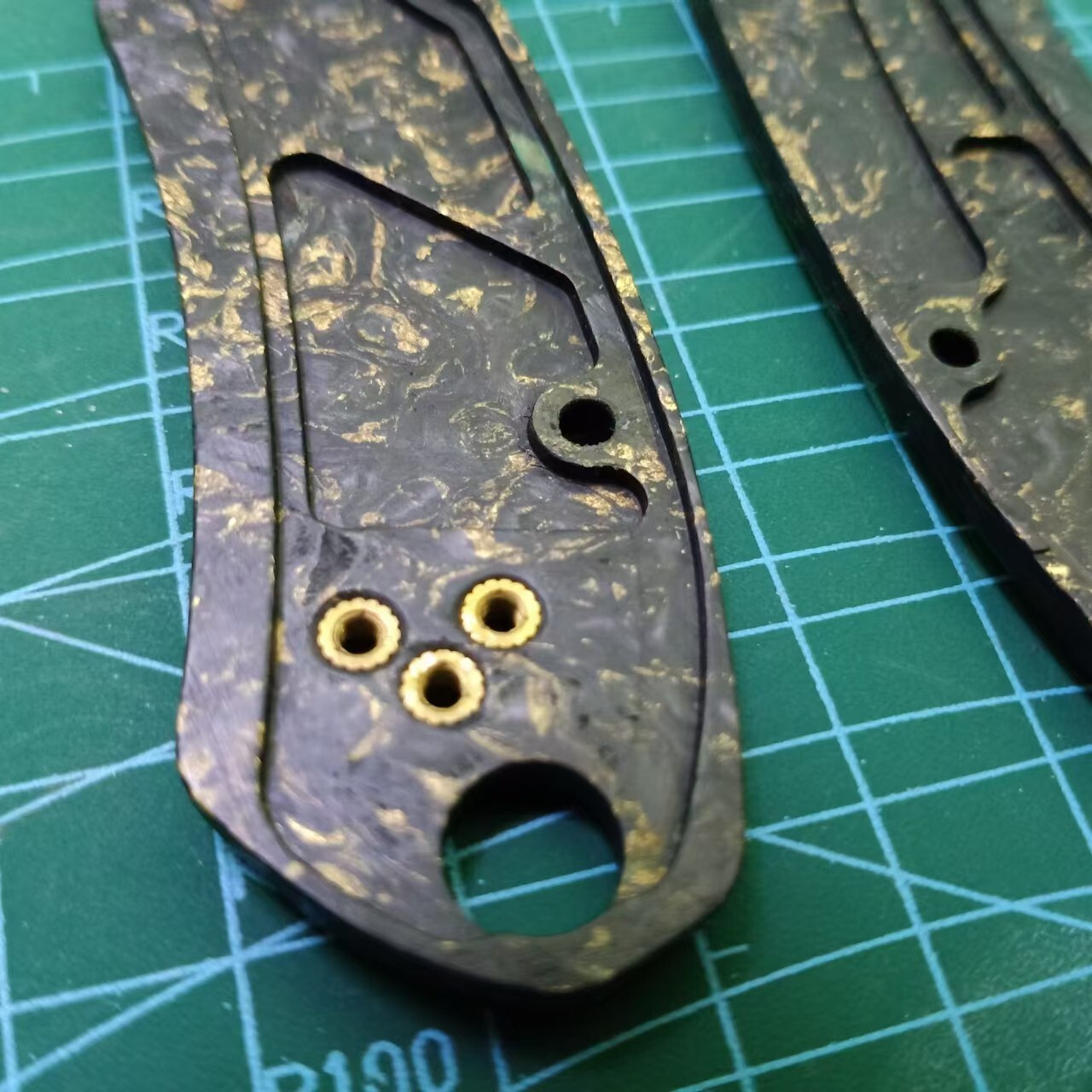 1 Pair Copper Forged Carbon Fiber Handle Scales for Spyderco C223