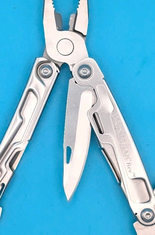 Leatherman Rev 3.8″ Multi-Tool, Stainless!