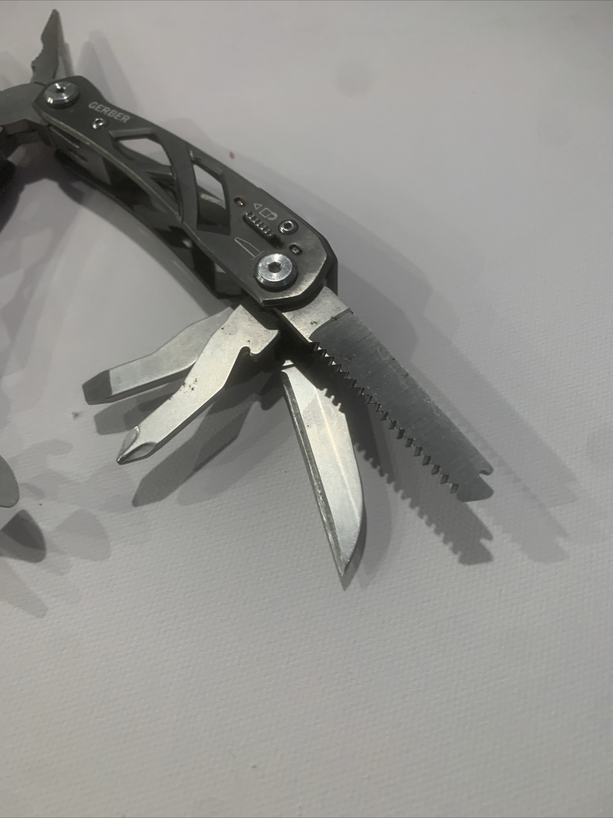 Gerber Suspension Color Black  Multi Tool New clean item With Nylon Sheath Case