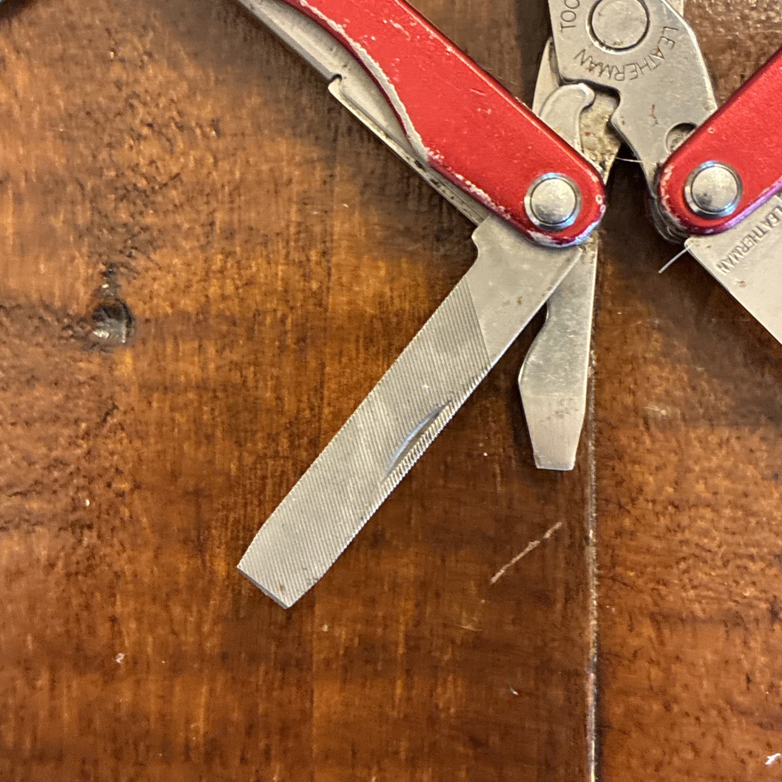 Leatherman Squirt “Radio Shack” E4 Multi-Tool w/Wire Strippers – Very Good