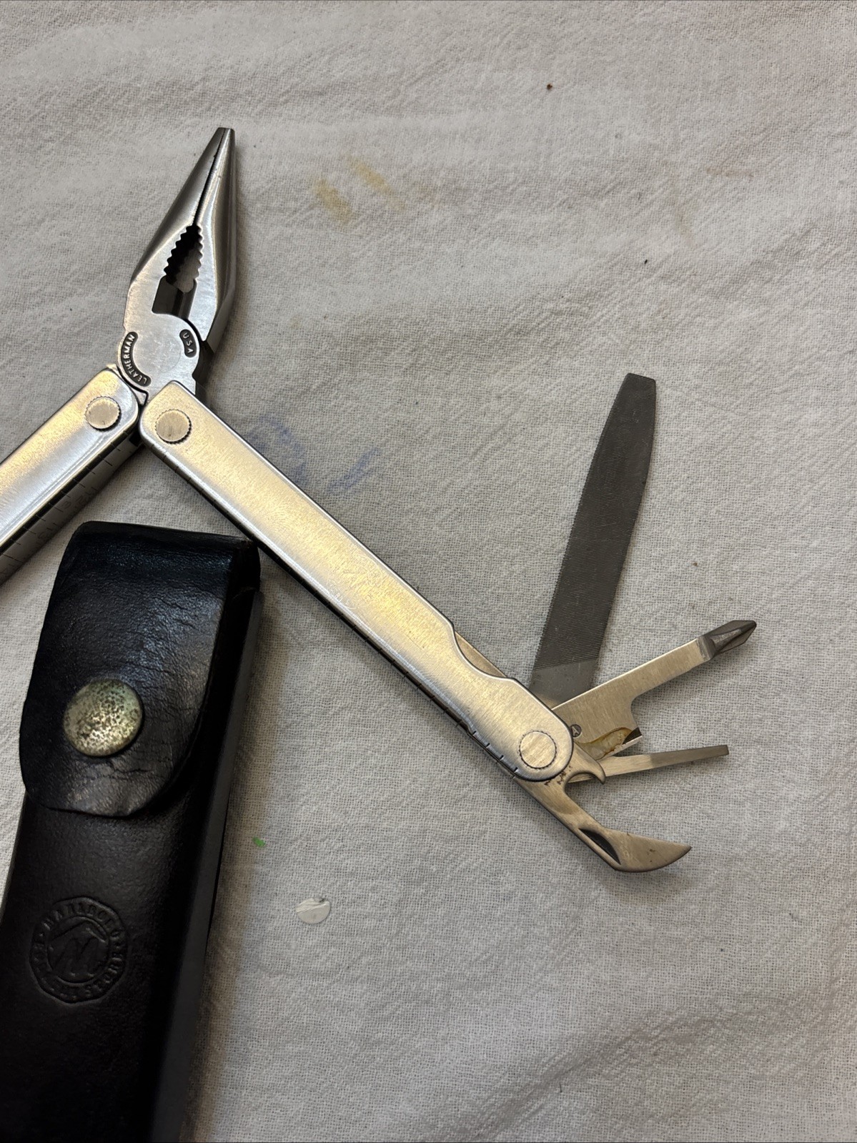 Vintage Leatherman Marlboro Multi-Tool TM 1325473 w/ Sheath Leather Case Mint