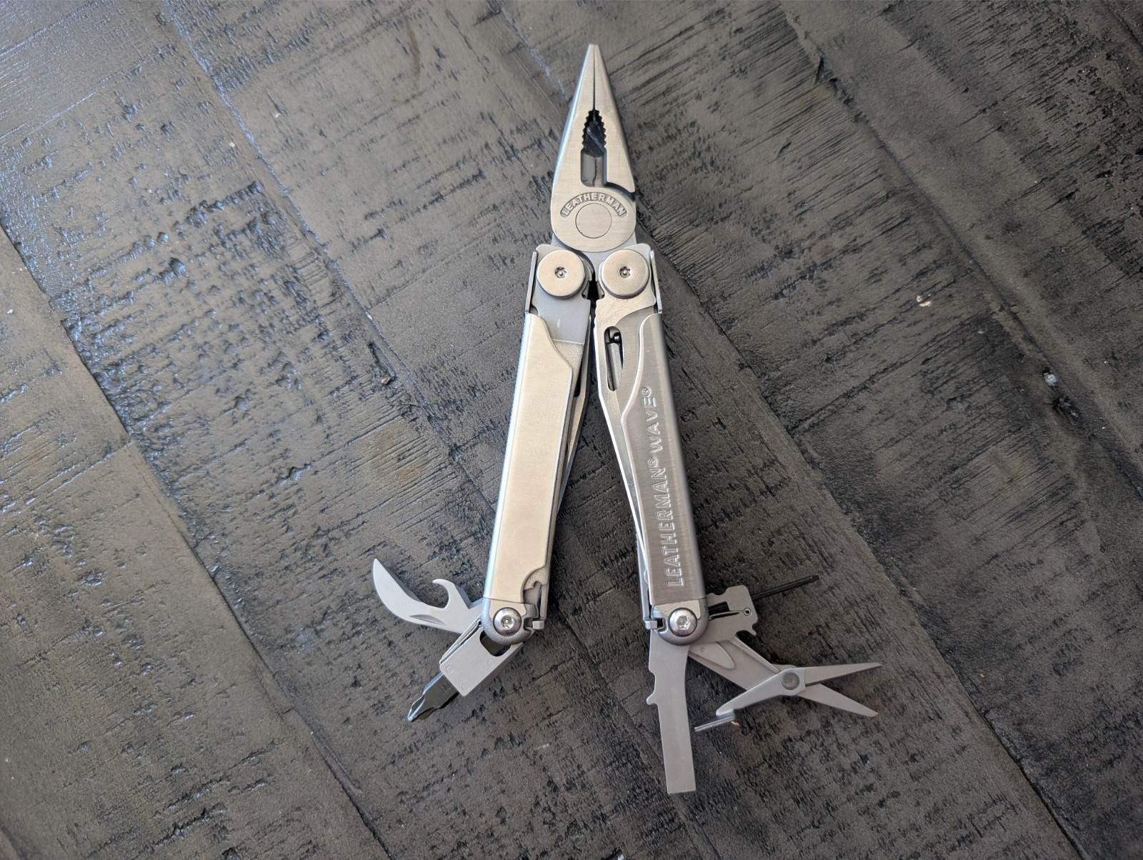 Leatherman Wave Silver Multi Tool Made in USA 18-in-1 Multitool