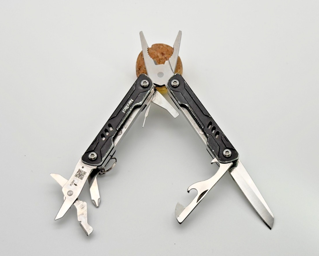 NexTool Mini Multi-Tool Pliers Pocket Knife Keychain Tool – Black, Used