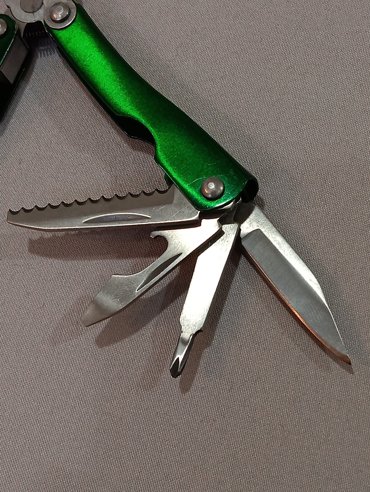 Cabela’s Mini Multi-Tool Pocket Knife Green Keychain With LED Light Multi Tool