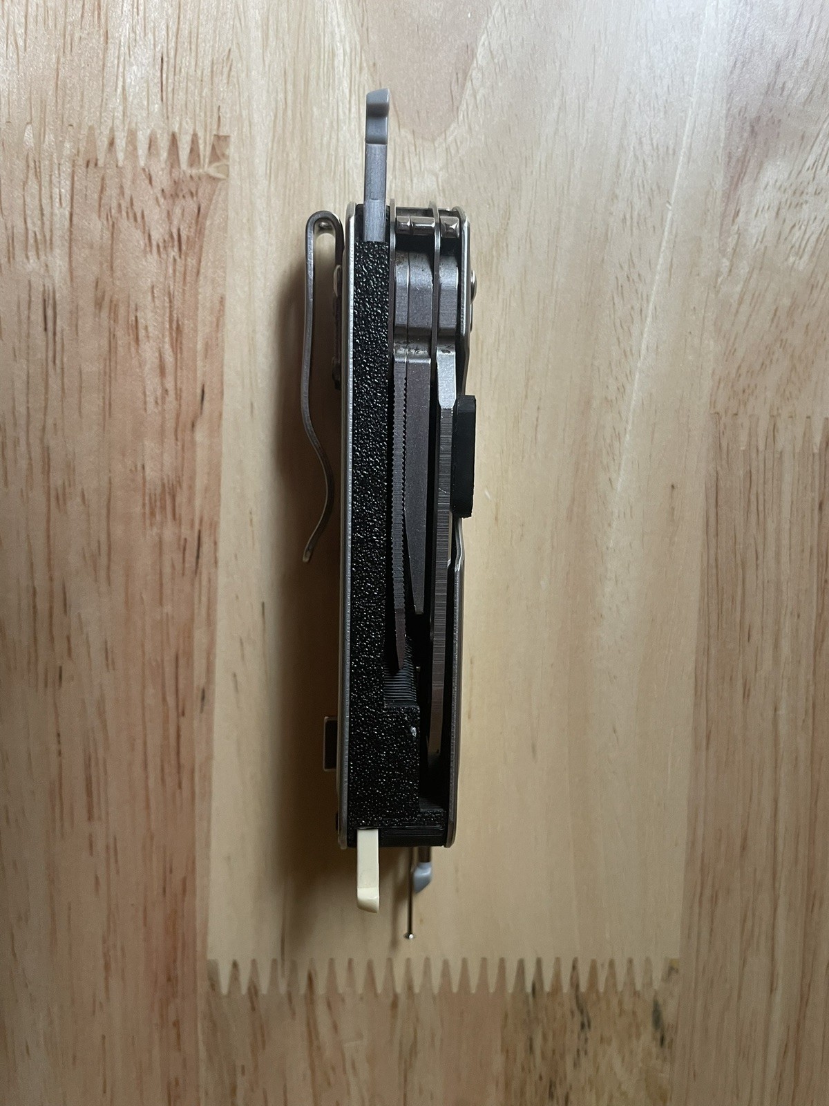 Leatherman Custom Free T4 Multi-Tool w/inserts for Victorinox Scale Tools