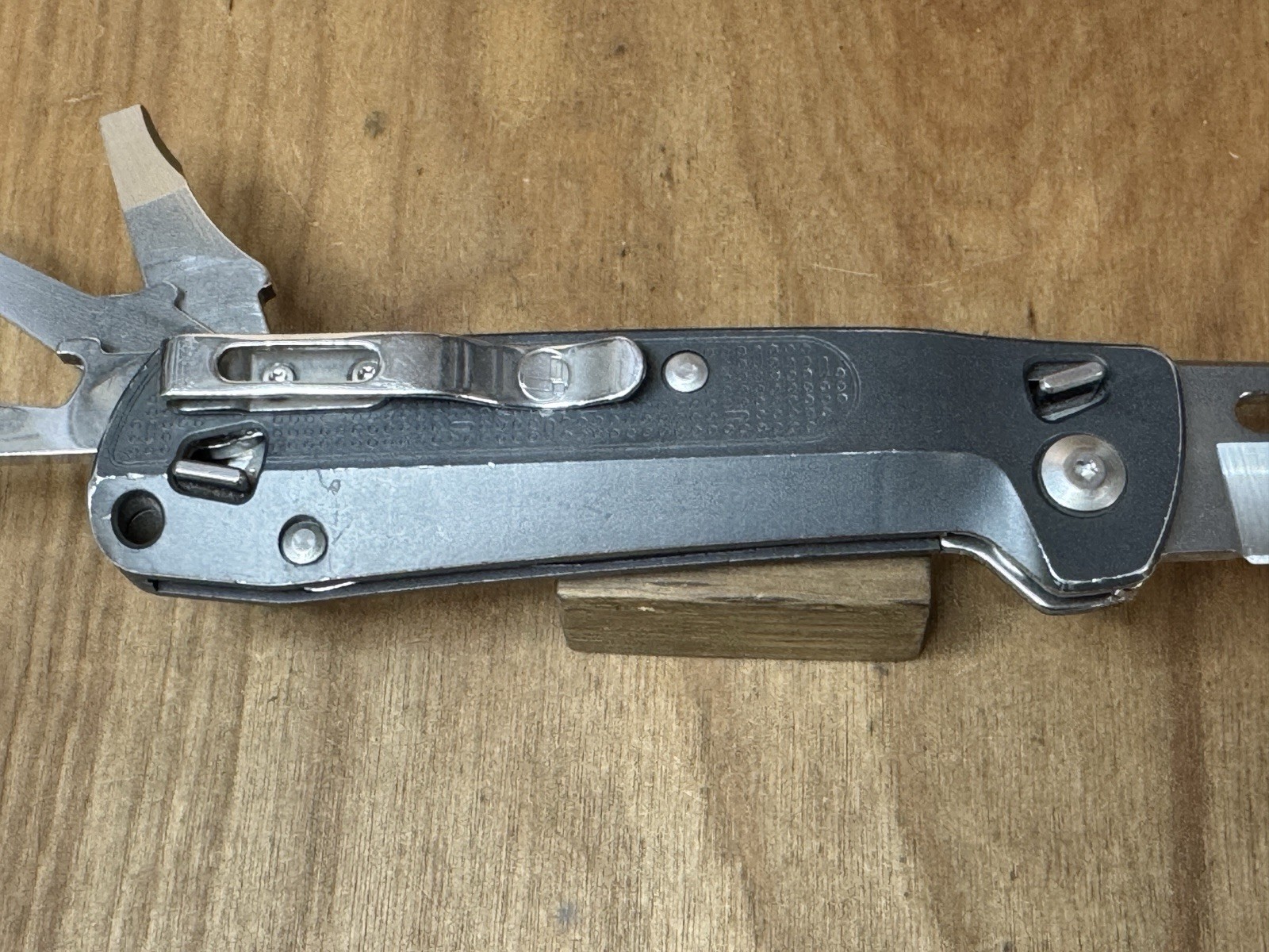 Rare LEATHERMAN FREE K2 Slate Aluminum Handle 7 Tools 420HC Blade USA EXCELLENT!